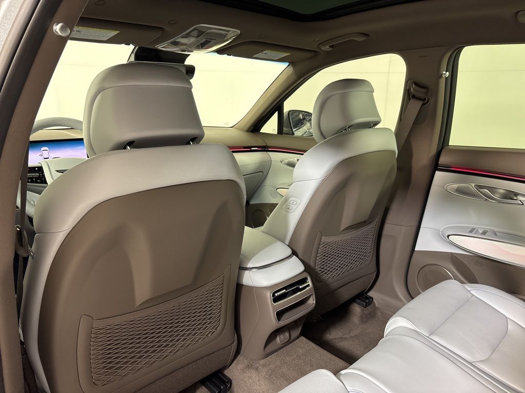 Thumbnail: 2026 Genesis GV70 - 13