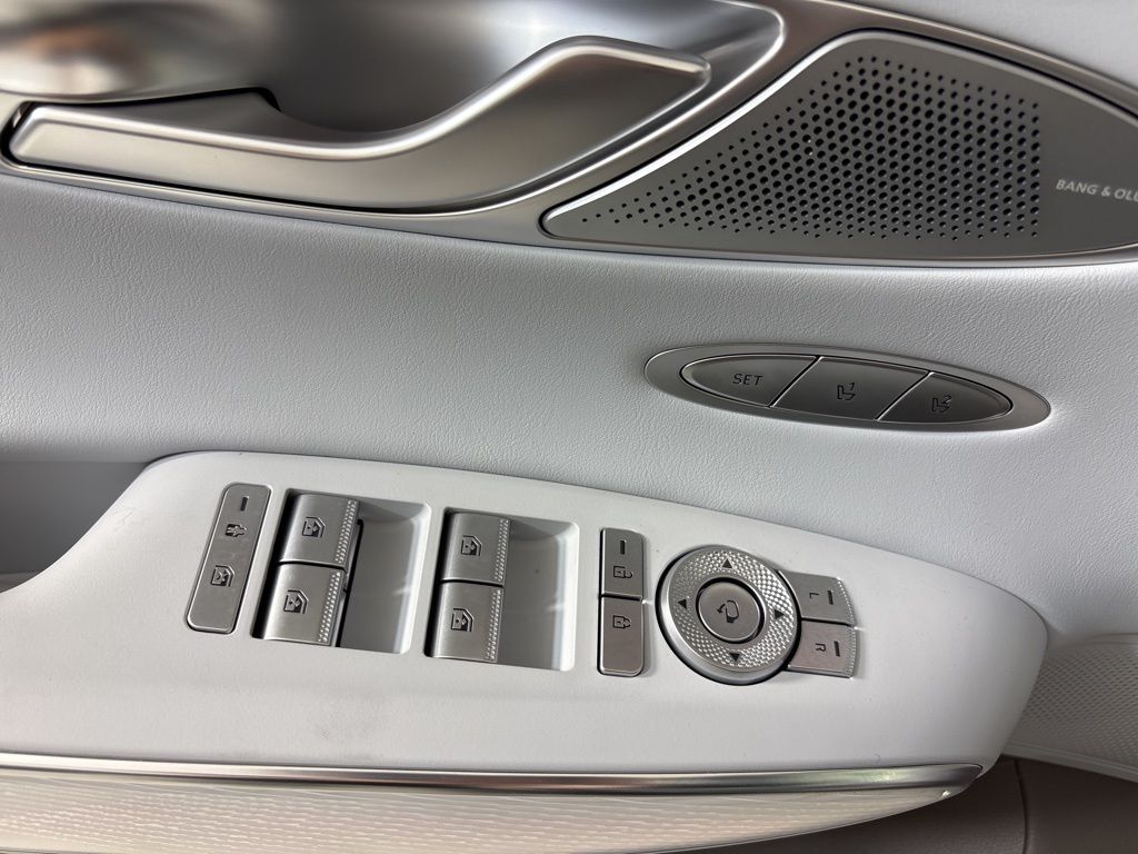 Thumbnail: 2026 Genesis GV70 - 26