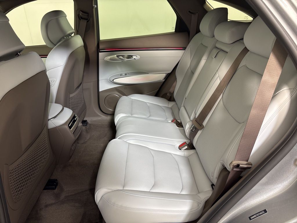 Thumbnail: 2026 Genesis GV70 - 28