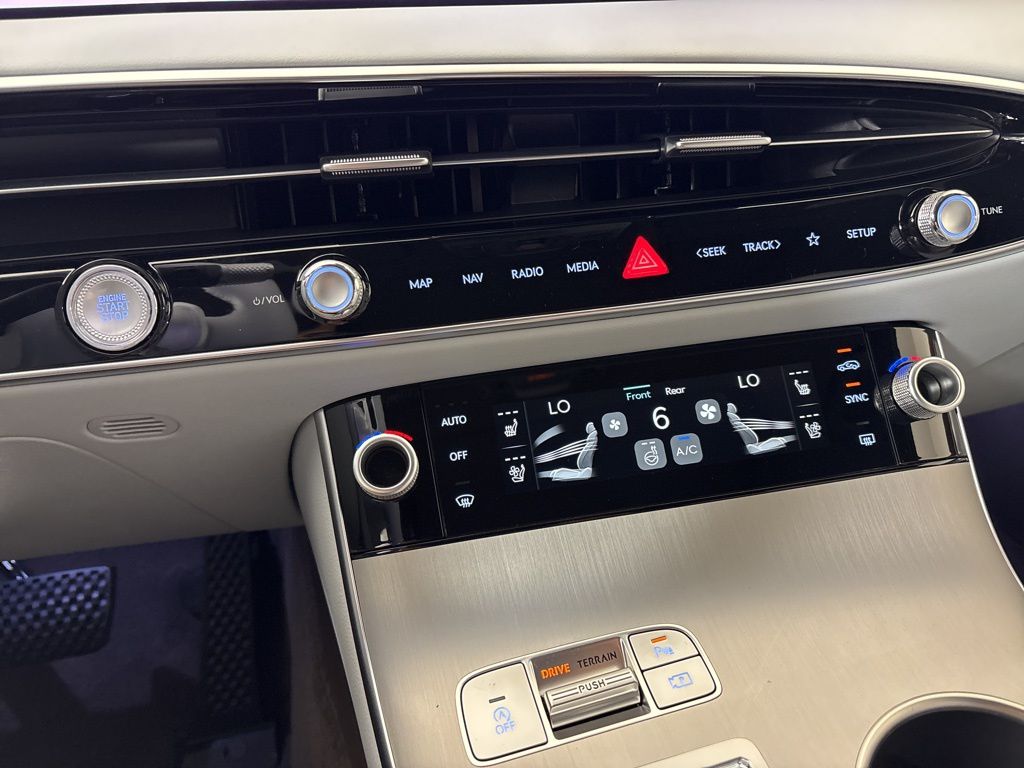 Thumbnail: 2026 Genesis GV70 - 37