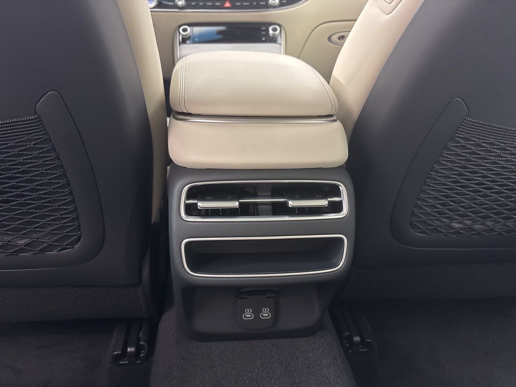 Thumbnail: 2026 Genesis GV70 - 30