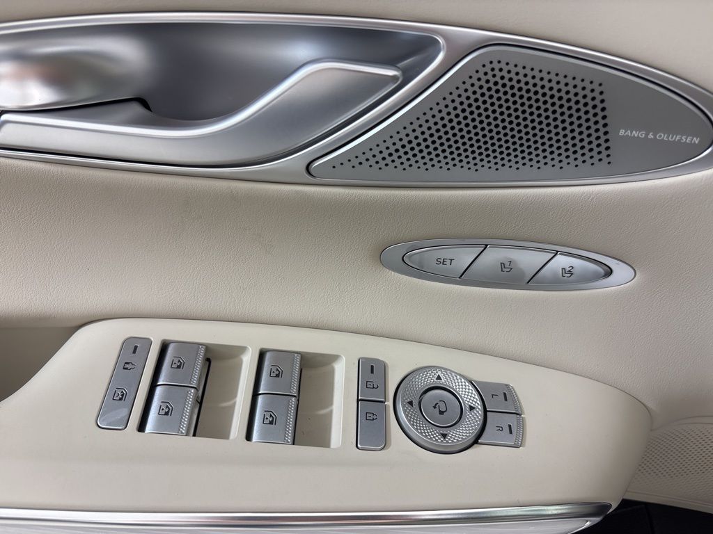 Thumbnail: 2026 Genesis GV70 - 26