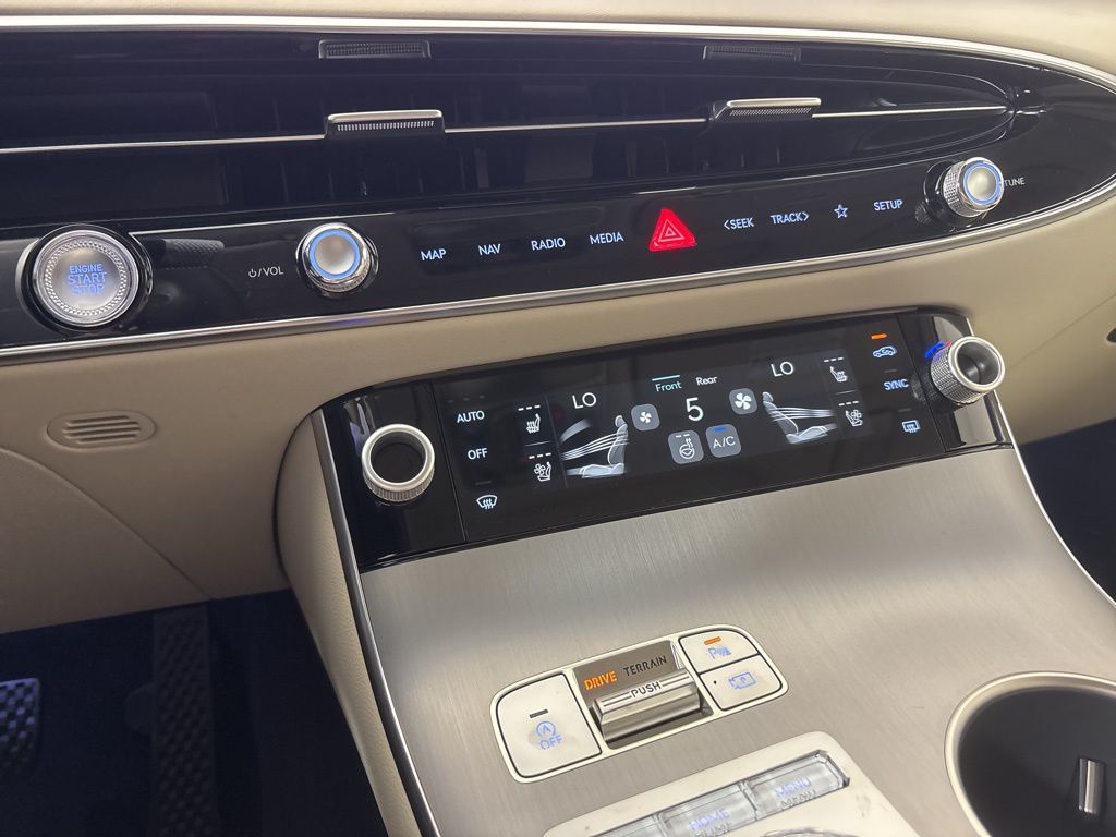 Thumbnail: 2026 Genesis GV70 - 36