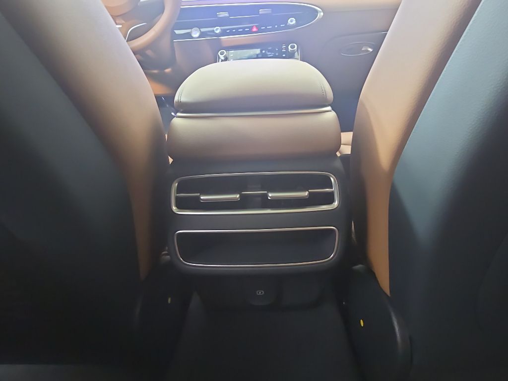 Thumbnail: 2026 Genesis GV70 - 33