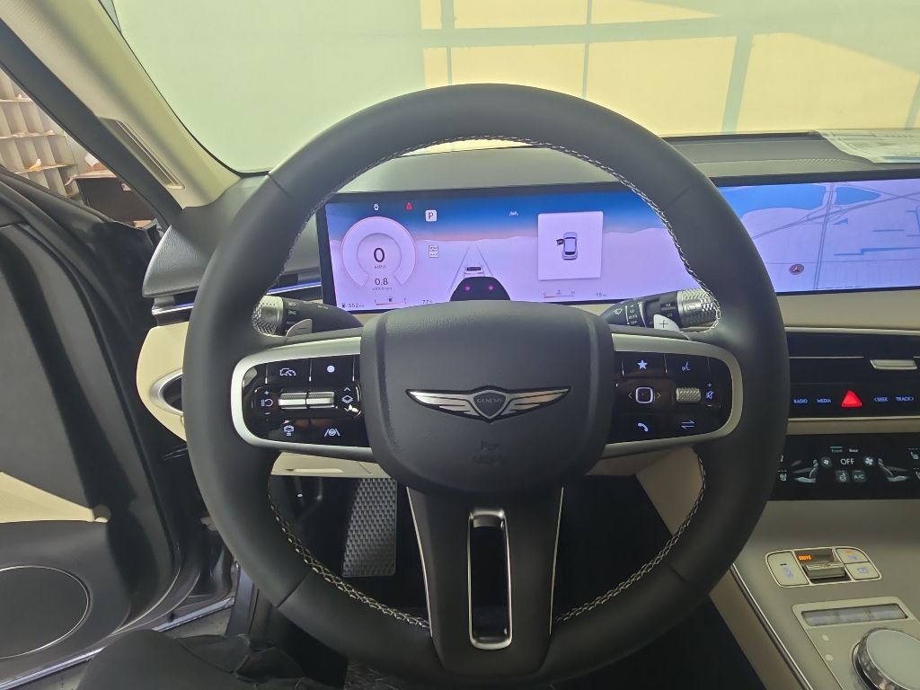 Thumbnail: 2026 Genesis GV70 - 10