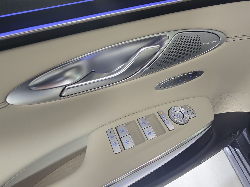 Thumbnail: 2026 Genesis GV70 - 24