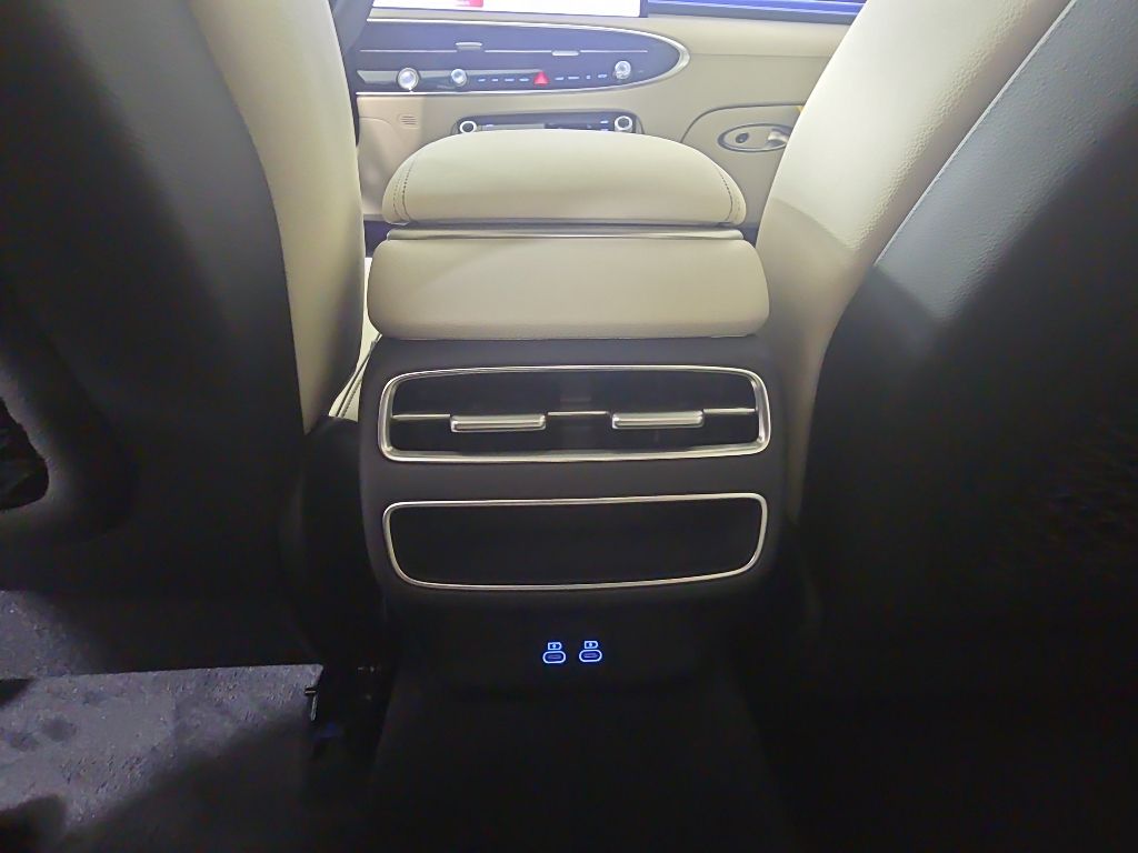 Thumbnail: 2026 Genesis GV70 - 32