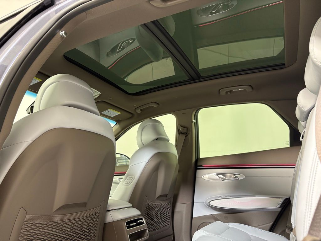 Thumbnail: 2026 Genesis GV70 - 27