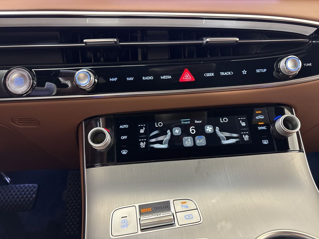 Thumbnail: 2026 Genesis GV70 - 37