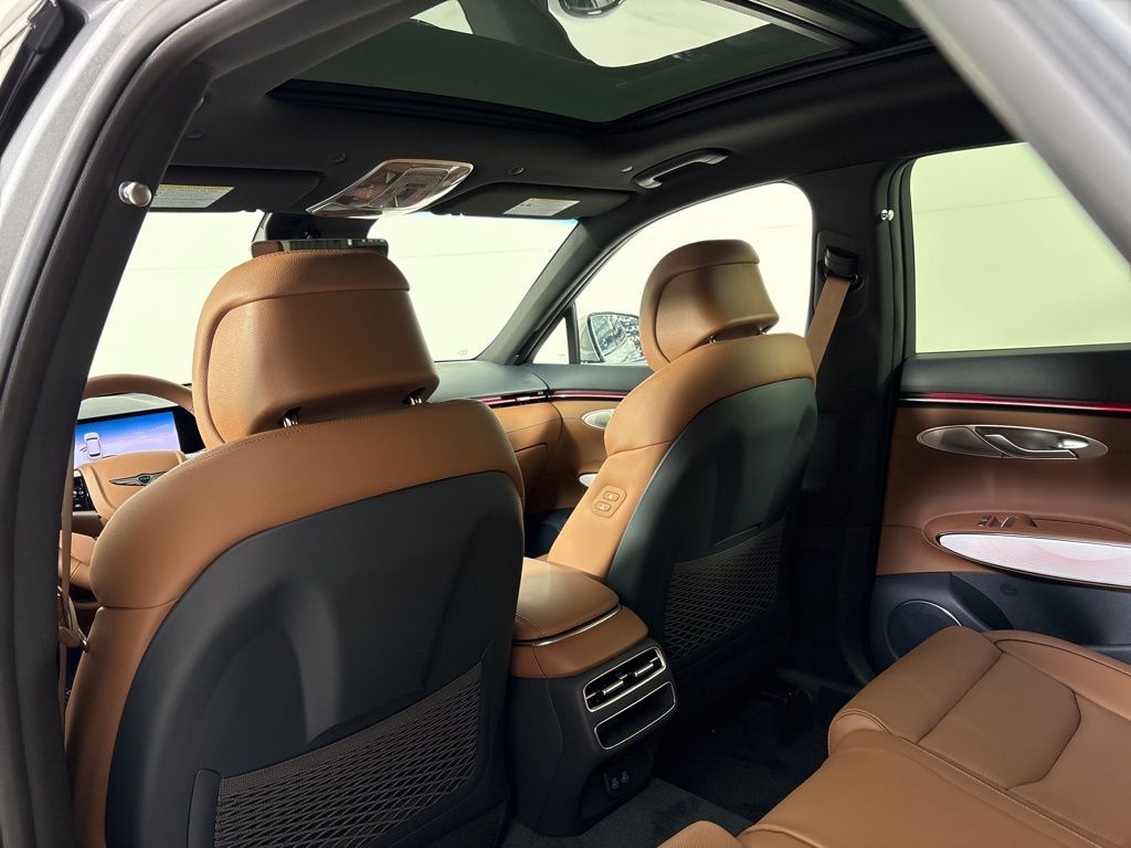 Thumbnail: 2026 Genesis GV70 - 13