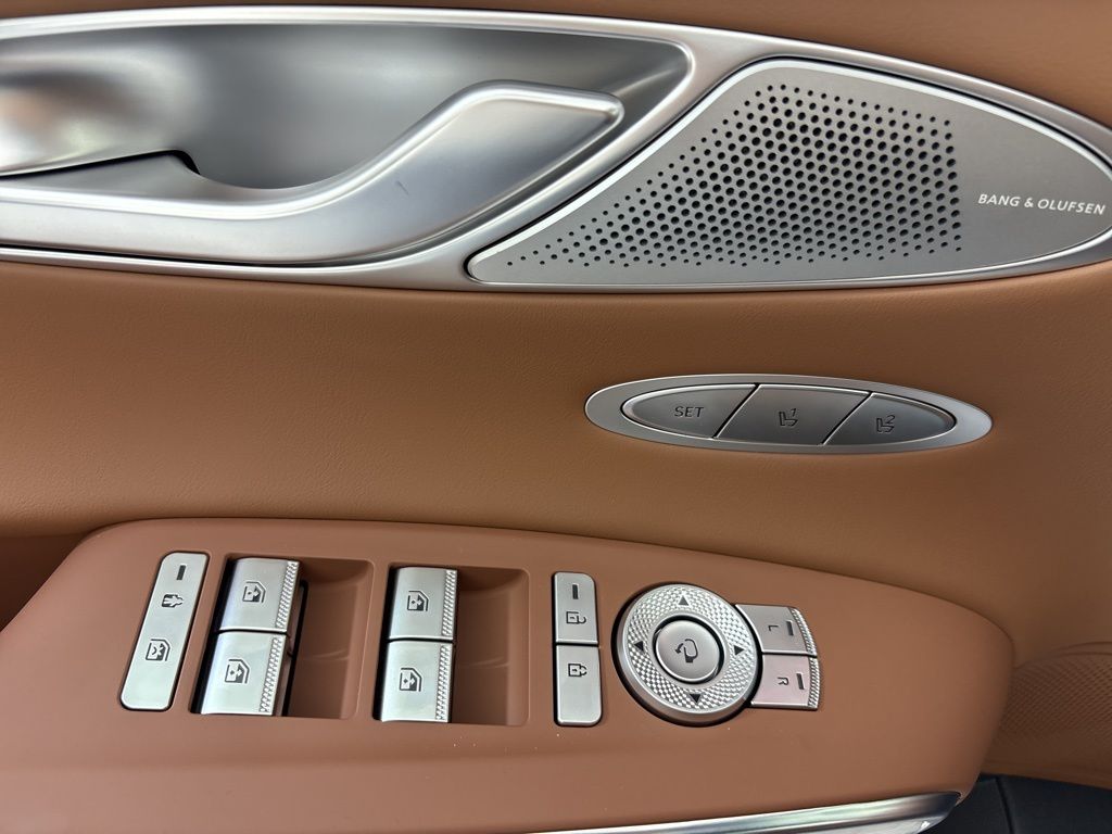 Thumbnail: 2026 Genesis GV70 - 26