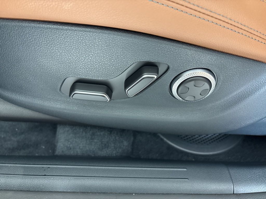 Thumbnail: 2026 Genesis GV70 - 24