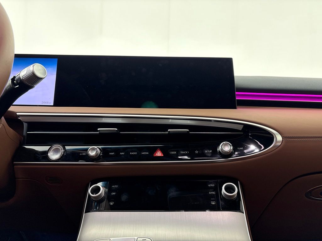 Thumbnail: 2026 Genesis GV70 - 16