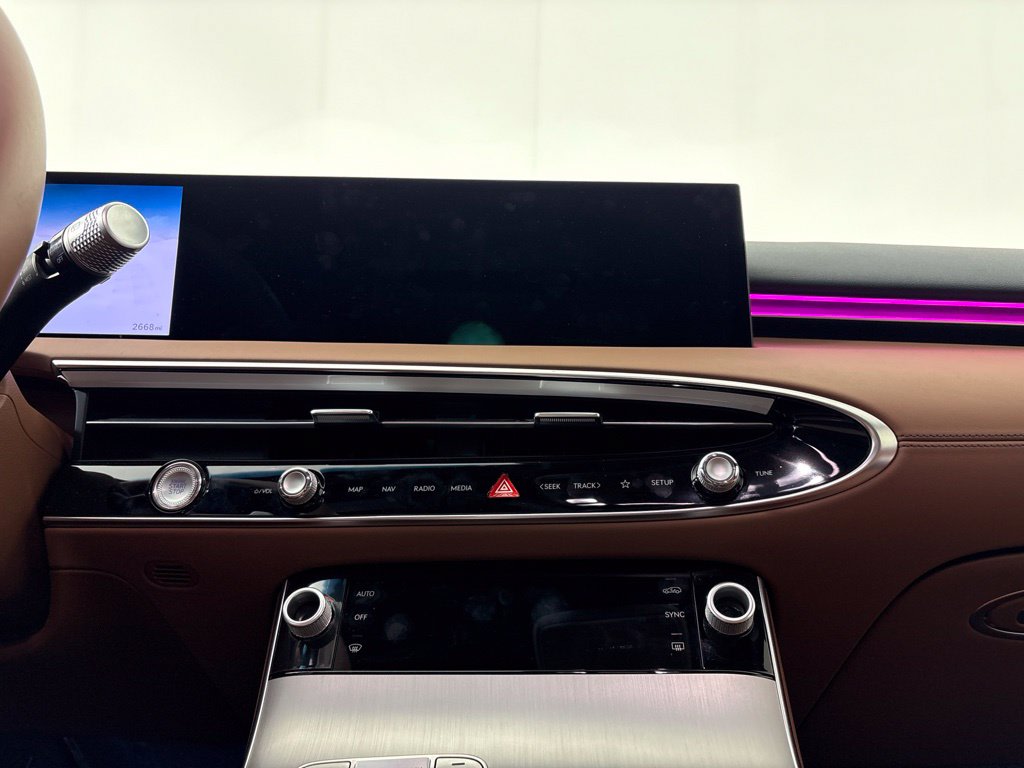 Thumbnail: 2026 Genesis GV70 - 8