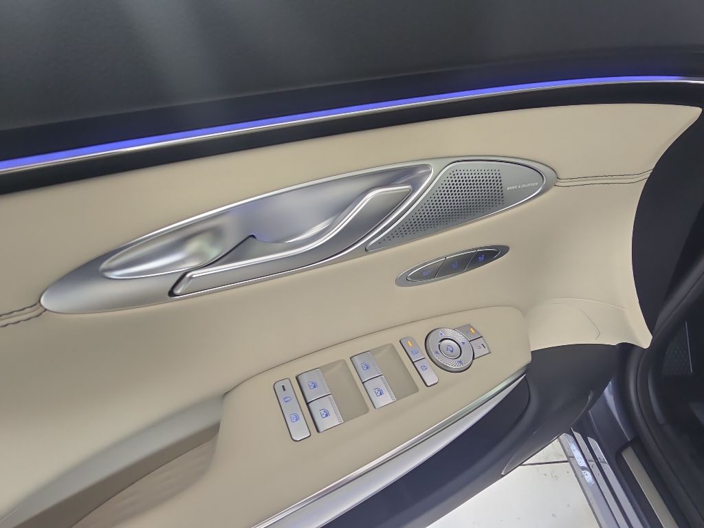 Thumbnail: 2026 Genesis GV70 - 22