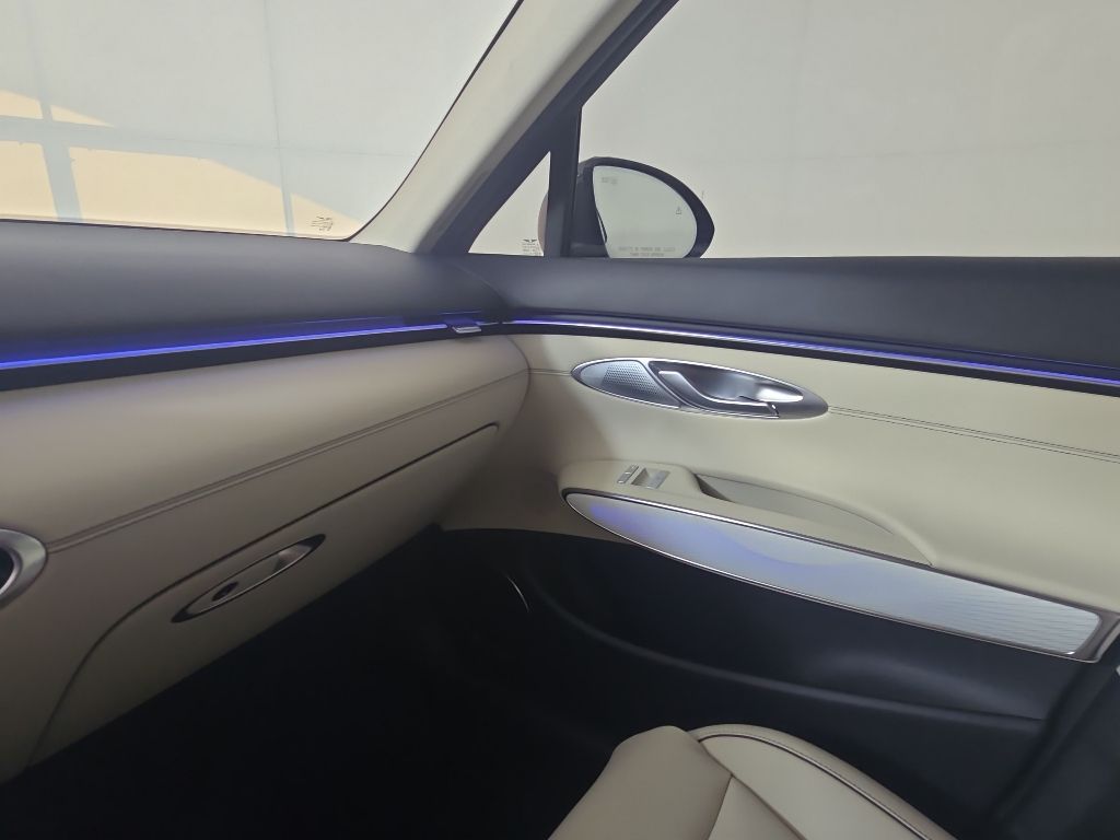 Thumbnail: 2026 Genesis GV70 - 24