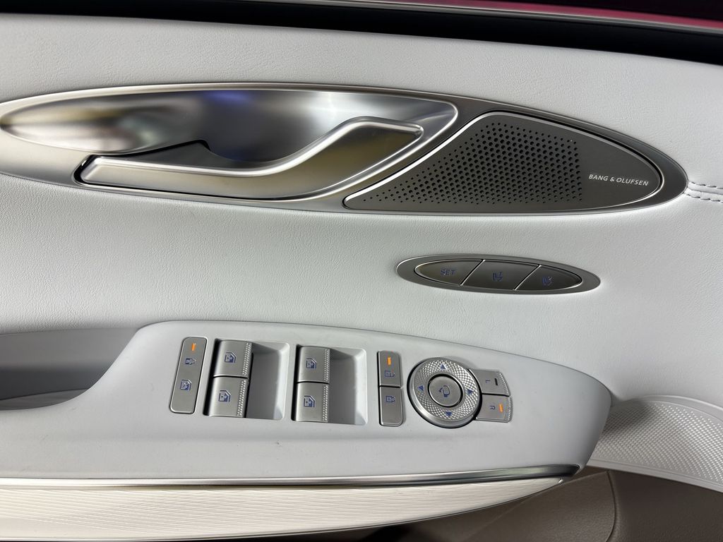 Thumbnail: 2026 Genesis GV70 - 23