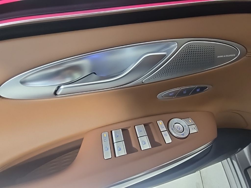 Thumbnail: 2026 Genesis GV70 - 21