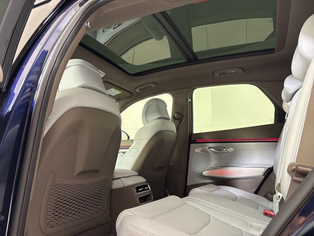 Thumbnail: 2026 Genesis GV70 - 12