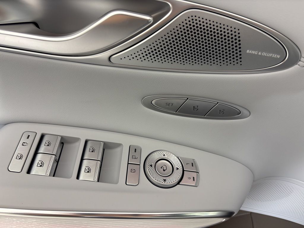 Thumbnail: 2026 Genesis GV70 - 24