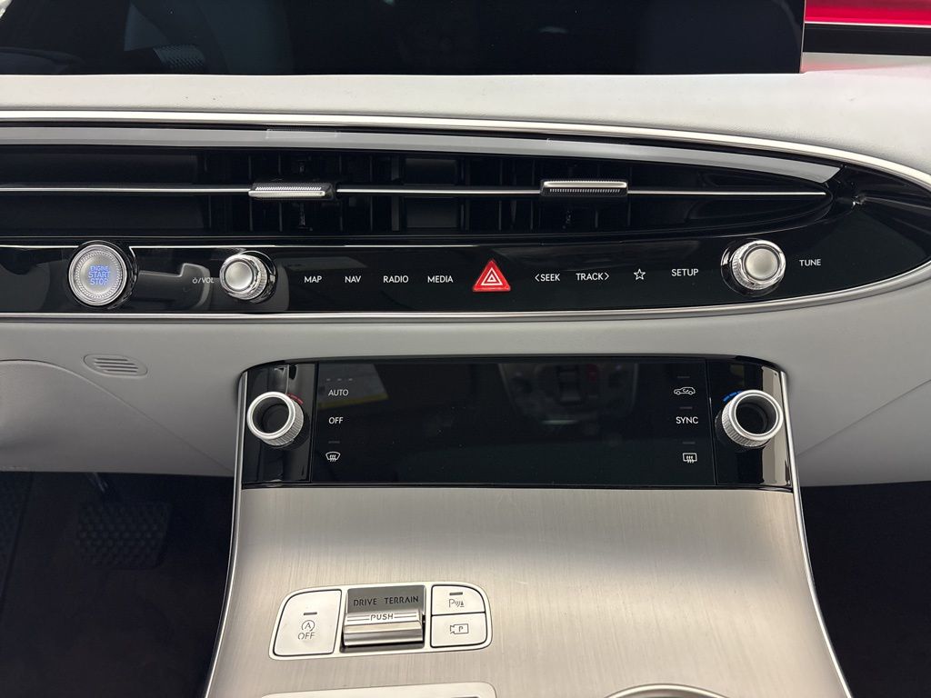 Thumbnail: 2026 Genesis GV70 - 27