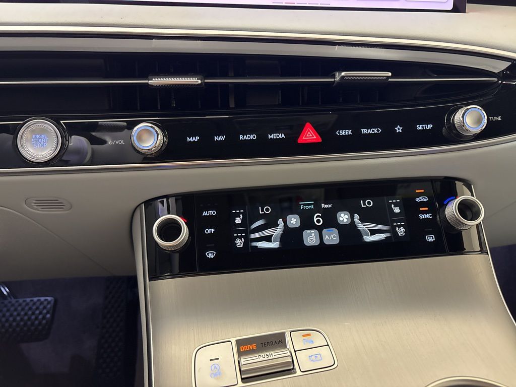 Thumbnail: 2026 Genesis GV70 - 32