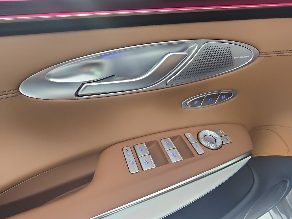 Thumbnail: 2026 Genesis GV70 - 24