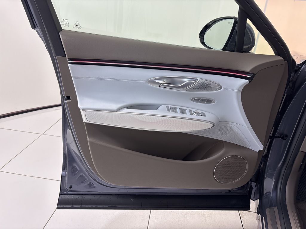 Thumbnail: 2026 Genesis GV70 - 26