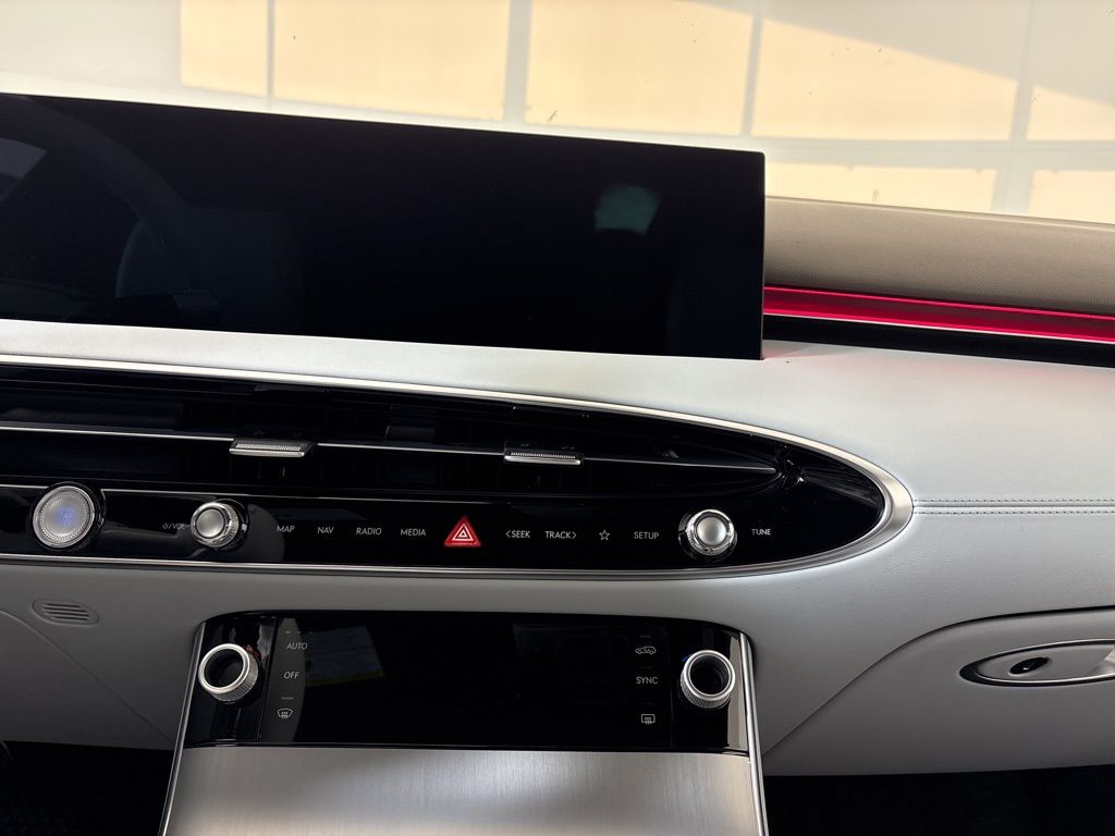 Thumbnail: 2026 Genesis GV70 - 31