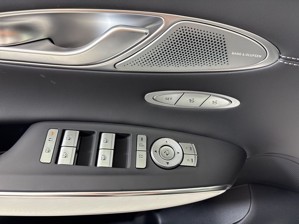 Thumbnail: 2026 Genesis GV70 - 24