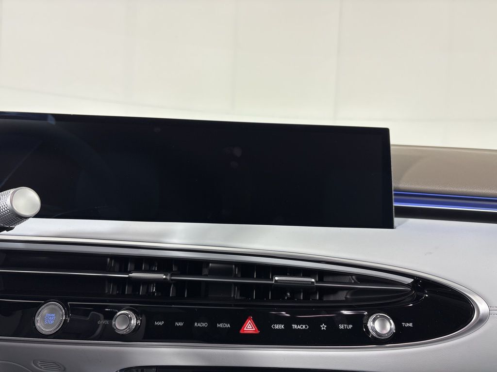 Thumbnail: 2026 Genesis GV70 - 16