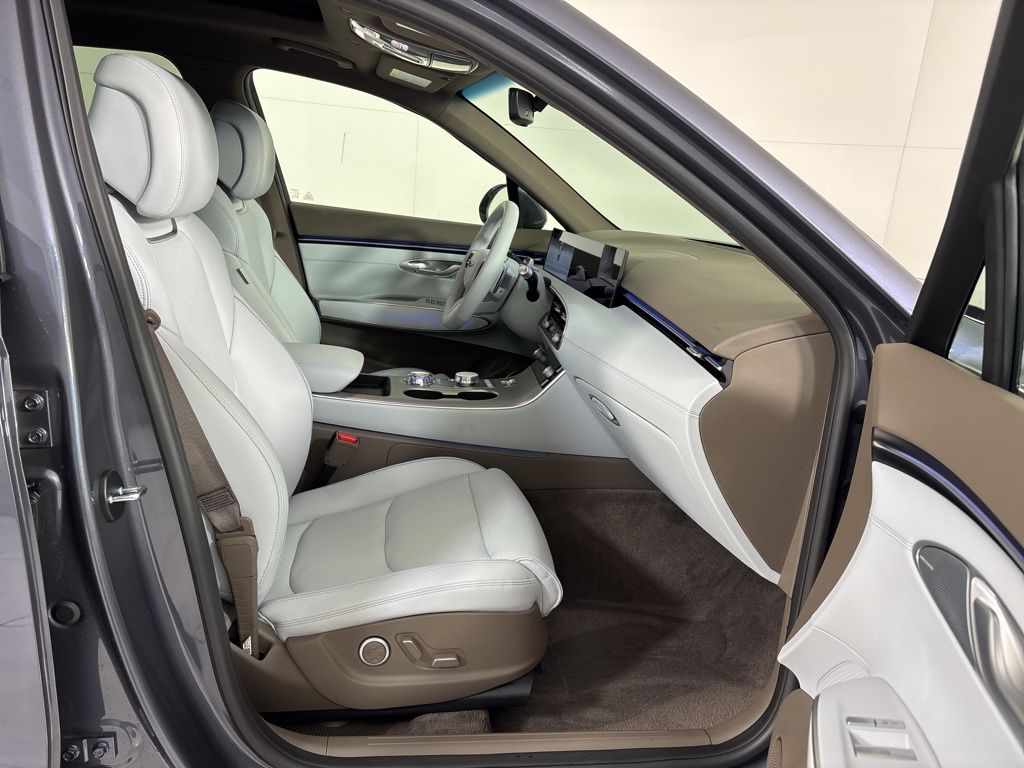 Thumbnail: 2026 Genesis GV70 - 11