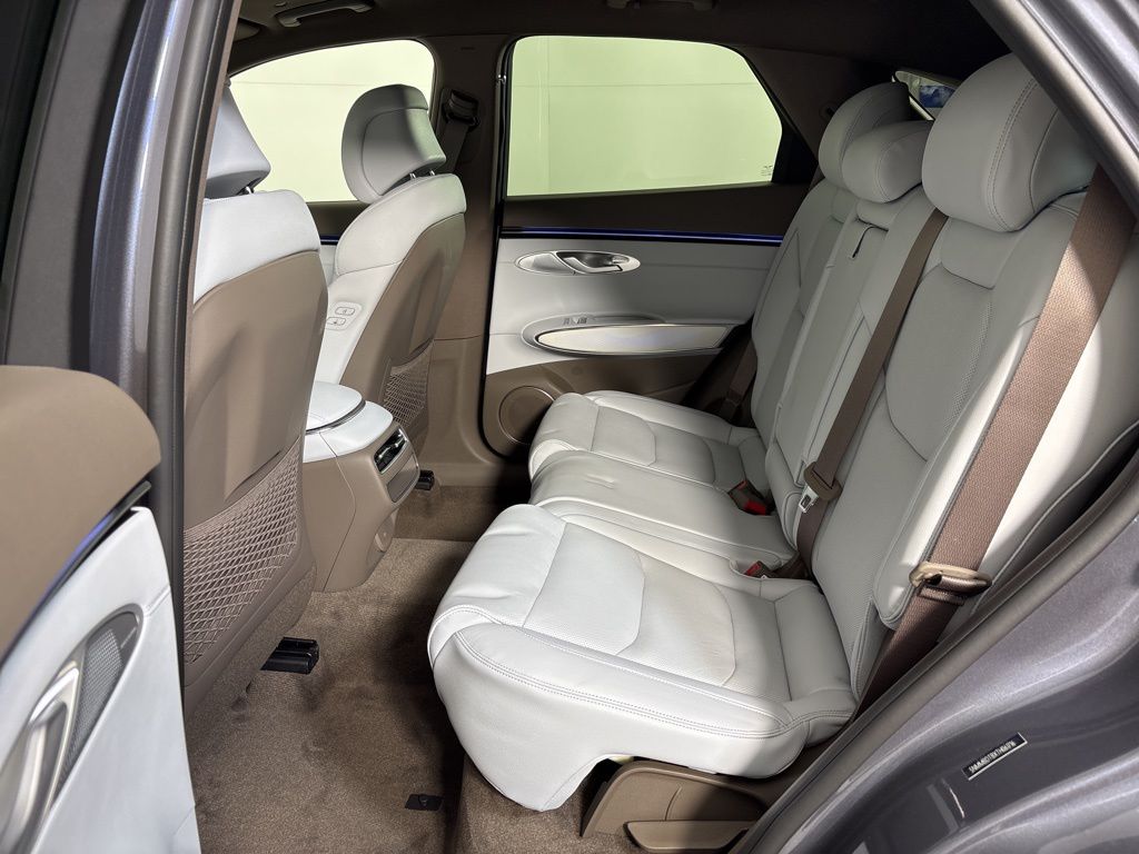 Thumbnail: 2026 Genesis GV70 - 13