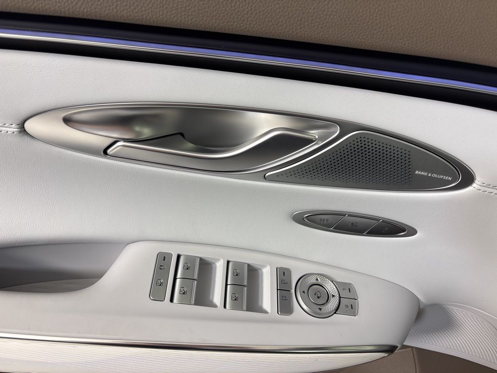 Thumbnail: 2026 Genesis GV70 - 25