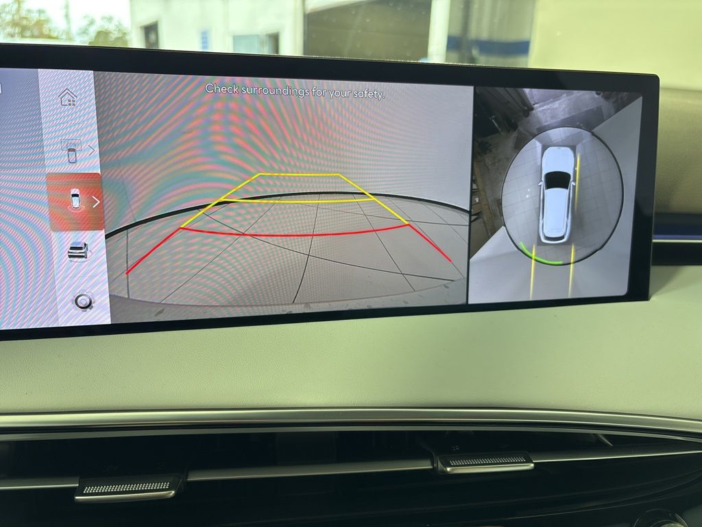 Thumbnail: 2026 Genesis GV70 - 32