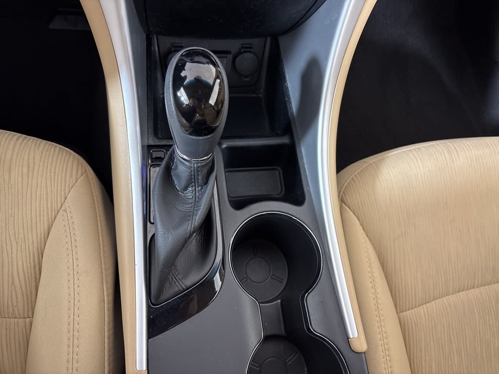 Thumbnail: 2013 Hyundai Sonata - 16