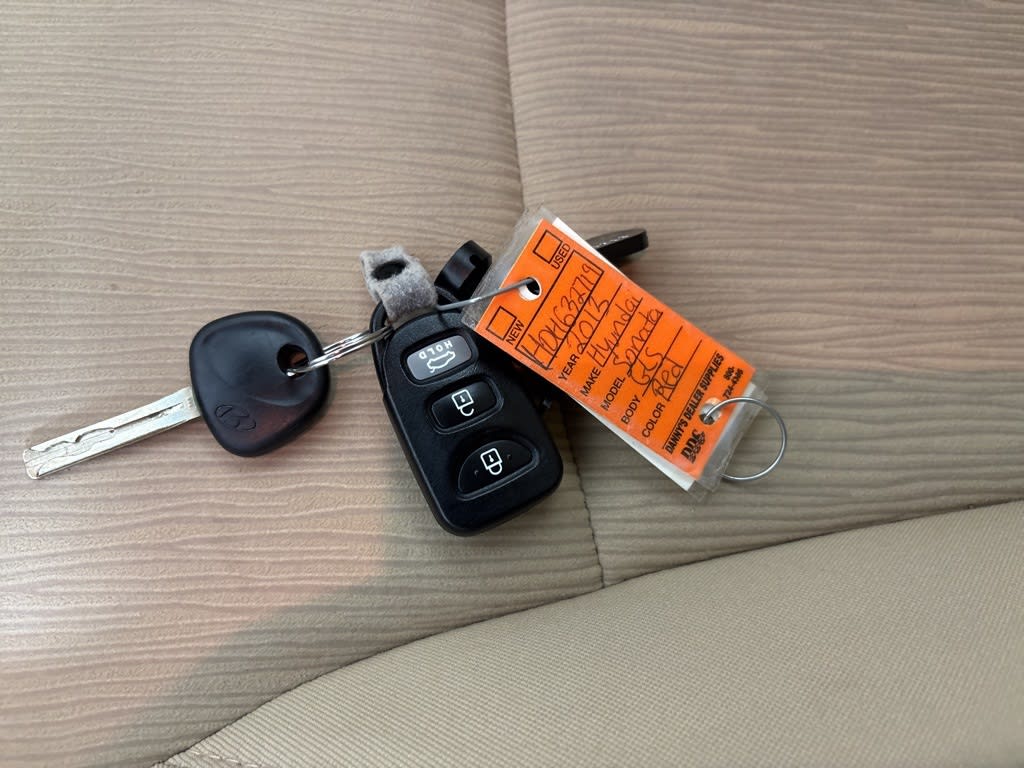 Thumbnail: 2013 Hyundai Sonata - 19