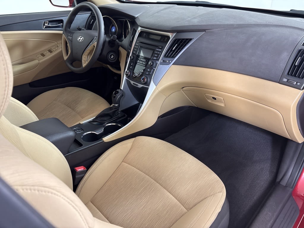 Thumbnail: 2013 Hyundai Sonata - 2