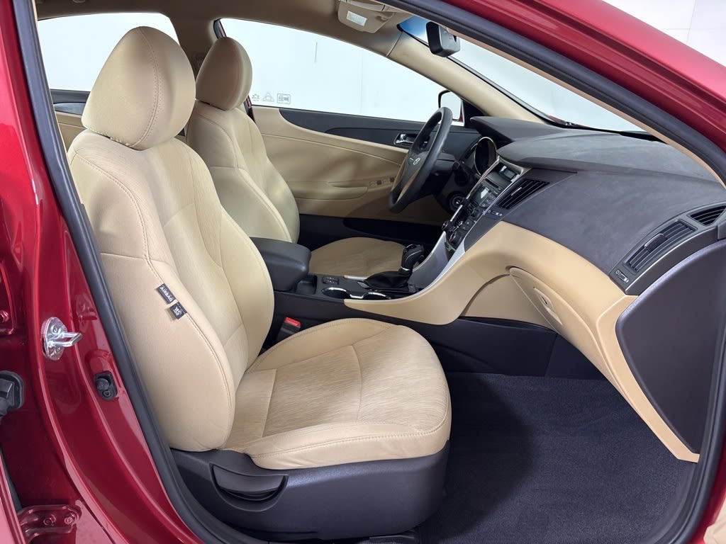 Thumbnail: 2013 Hyundai Sonata - 10