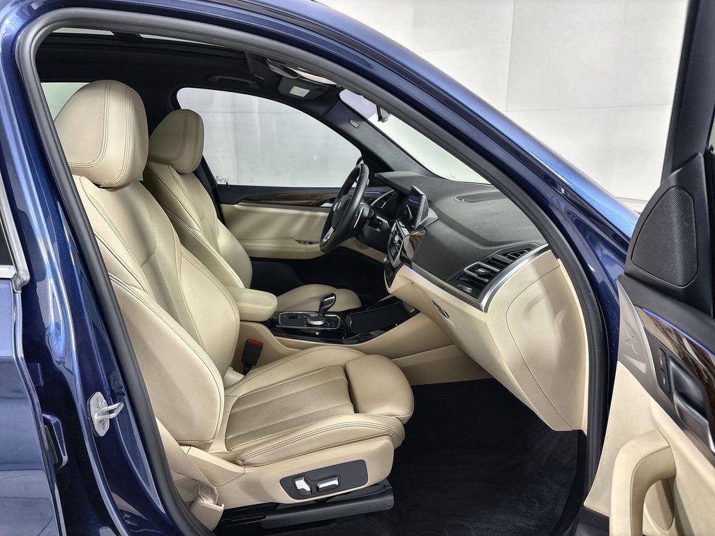 Thumbnail: 2022 BMW X3 - 10