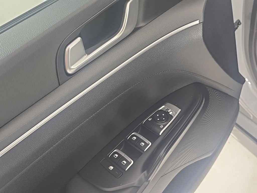 Thumbnail: 2022 Kia K5 - 25
