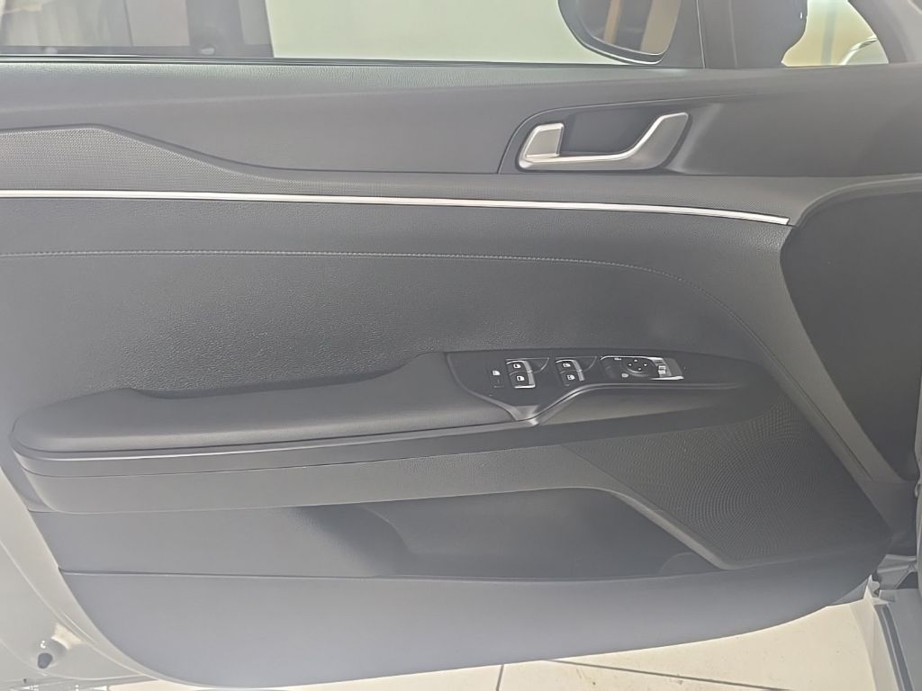 Thumbnail: 2022 Kia K5 - 24