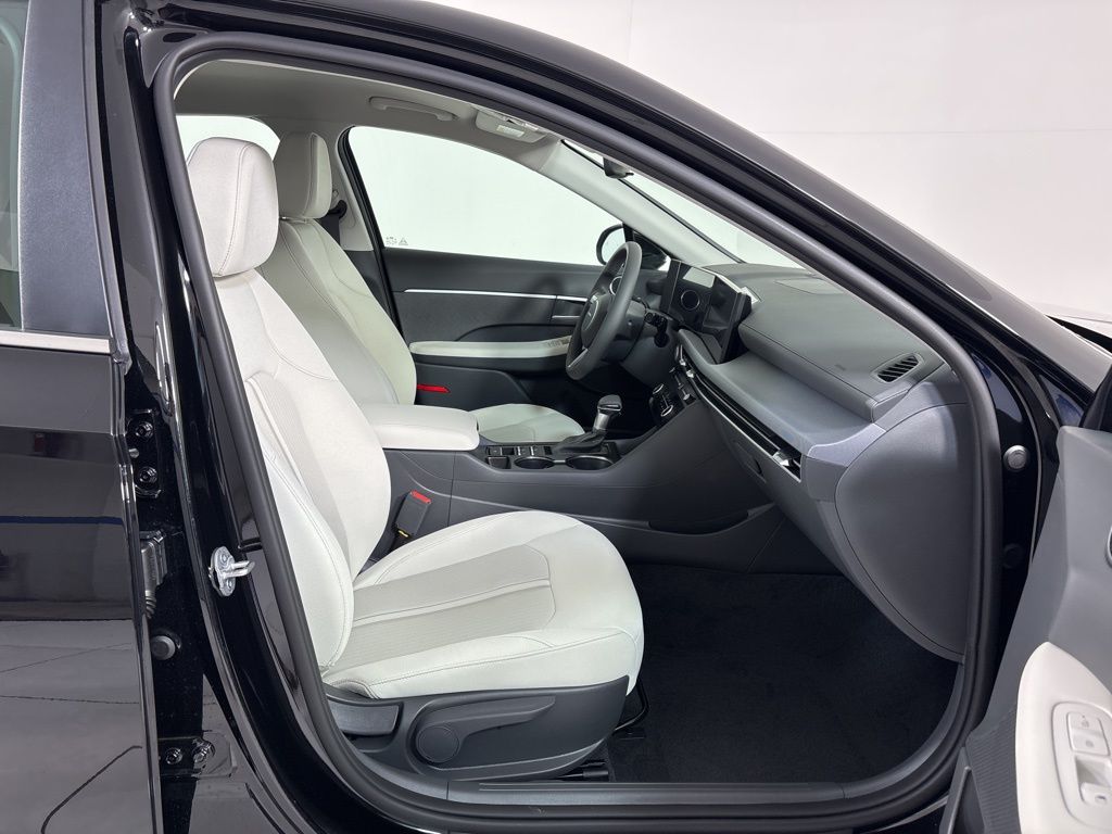 Thumbnail: 2026 Hyundai Sonata - 9