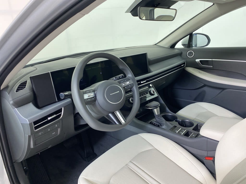 Thumbnail: 2025 Hyundai Sonata - 9
