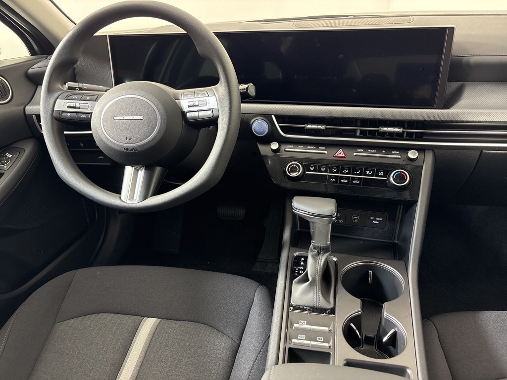 Thumbnail: 2025 Hyundai Sonata - 25