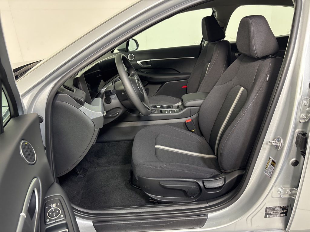 Thumbnail: 2025 Hyundai Sonata - 10