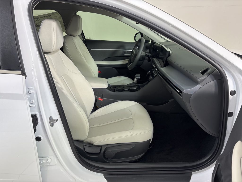 Thumbnail: 2025 Hyundai Sonata - 9