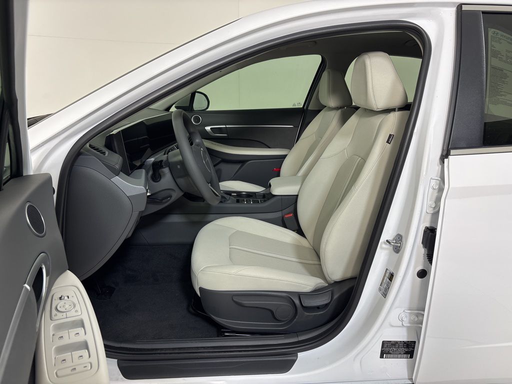 Thumbnail: 2025 Hyundai Sonata - 10