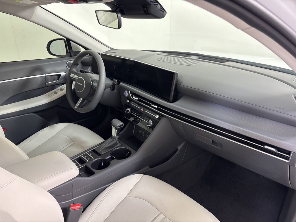 Thumbnail: 2025 Hyundai Sonata - 2