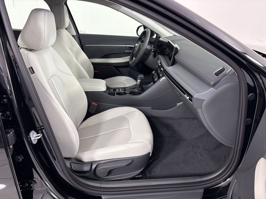 Thumbnail: 2026 Hyundai Sonata - 9